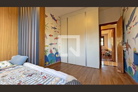 Casa de condomínio à venda com 560m², 4 quartos e 10 vagas