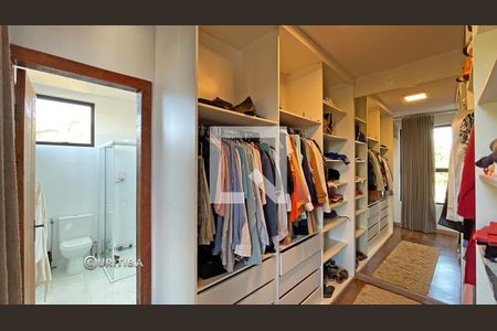 Casa de condomínio à venda com 560m², 4 quartos e 10 vagas