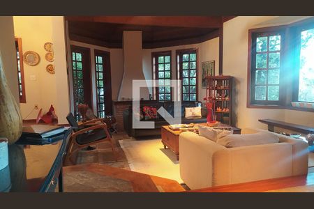 Casa à venda com 5 quartos, 518m² em Garças, Belo Horizonte