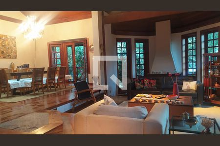 Casa à venda com 5 quartos, 518m² em Garças, Belo Horizonte