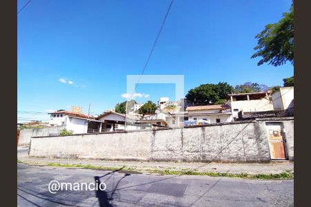 Casa à venda com 100m², 2 quartos e 6 vagas