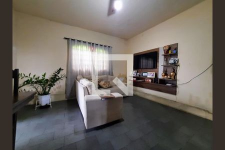 Casa à venda com 4 quartos, 360m² em Novo Riacho, Contagem