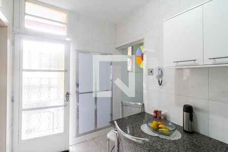 Casa à venda com 107m², 3 quartos e 10 vagas Casa à venda com 107m², 3 quartos e 10 vagasCozinha