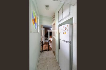 Casa à venda com 107m², 3 quartos e 10 vagas Casa à venda com 107m², 3 quartos e 10 vagasCorredor