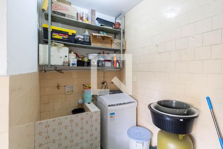 Casa à venda com 107m², 3 quartos e 10 vagas Casa à venda com 107m², 3 quartos e 10 vagasÁrea de serviço