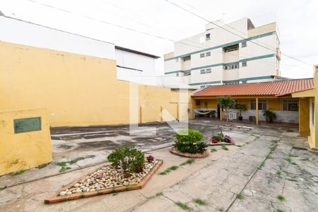 Casa à venda com 107m², 3 quartos e 10 vagas Casa à venda com 107m², 3 quartos e 10 vagasQuintal