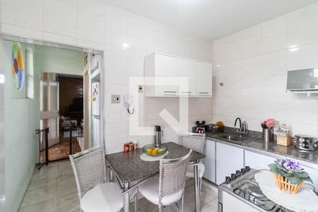 Casa à venda com 107m², 3 quartos e 10 vagas Casa à venda com 107m², 3 quartos e 10 vagasCozinha