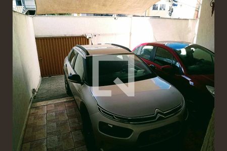 Casa à venda com 215m², 3 quartos e 4 vagas