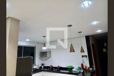 Casa à venda com 3 quartos, 200m² em Serrano, Belo Horizonte