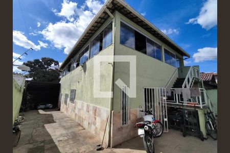 Casa à venda com 3 quartos, 274m² em Letícia, Belo Horizonte