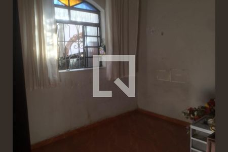 Casa à venda com 3 quartos, 230m² em Santa Tereza, Belo Horizonte