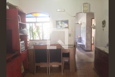 Casa à venda com 3 quartos, 230m² em Santa Tereza, Belo Horizonte