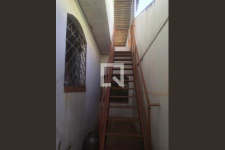 Casa à venda com 3 quartos, 230m² em Santa Tereza, Belo Horizonte