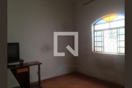 Casa à venda com 3 quartos, 230m² em Santa Tereza, Belo Horizonte