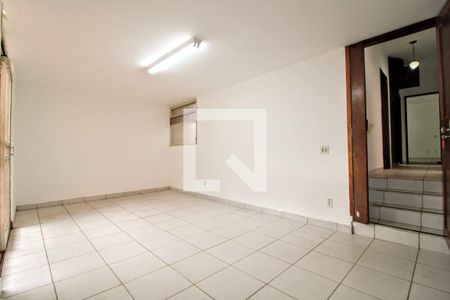 Casa à venda com 4 quartos, 320m² em Serra, Belo Horizonte