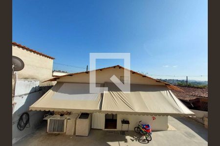 Casa à venda com 108m², 4 quartos e 3 vagas