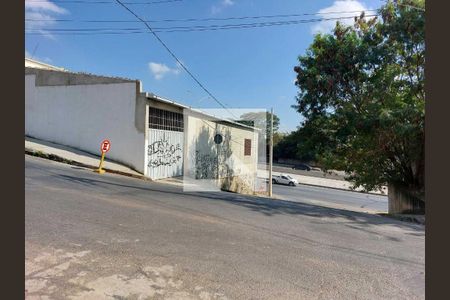 Casa à venda com 108m², 4 quartos e 3 vagas