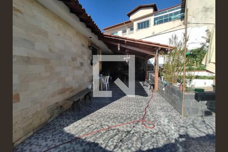Casa à venda com 227m², 4 quartos e 4 vagas