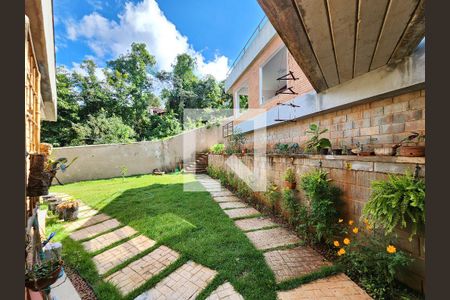 Casa de condomínio à venda com 278m², 4 quartos e 4 vagasQuintal