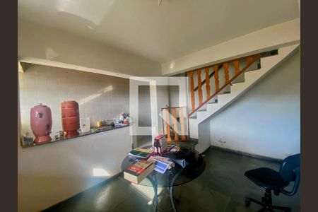Casa à venda com 5 quartos, 260m² em Novo São Lucas, Belo Horizonte