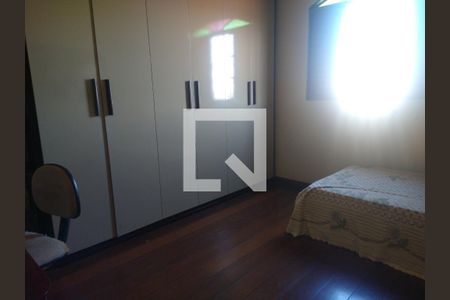 Casa à venda com 3 quartos, 280m² em Camargos, Belo Horizonte