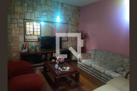 Casa à venda com 3 quartos, 280m² em Camargos, Belo Horizonte