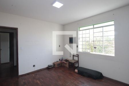 Casa à venda com 4 quartos, 364m² em Santa Rosa, Belo Horizonte