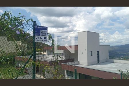 Casa de condomínio à venda com 380m², 3 quartos e 6 vagasplaquinha instalada