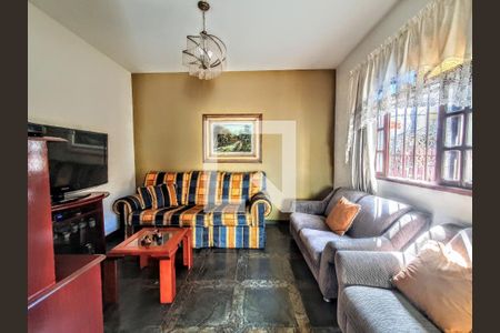 Casa à venda com 4 quartos, 172m² em Santa Tereza, Belo Horizonte