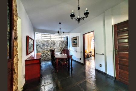 Casa à venda com 4 quartos, 172m² em Santa Tereza, Belo Horizonte