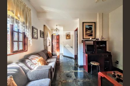 Casa à venda com 4 quartos, 172m² em Santa Tereza, Belo Horizonte