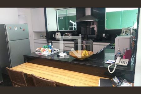 Casa de Condomínio à venda com 5 quartos, 473m² em Vila Castela, Nova Lima