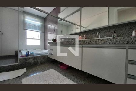 Casa de condomínio à venda com 473m², 5 quartos e 6 vagas