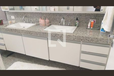 Casa de Condomínio à venda com 5 quartos, 473m² em Vila Castela, Nova Lima