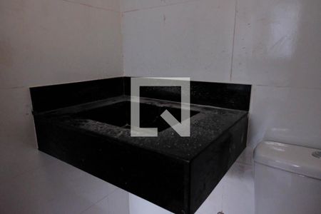 Banheiro de casa à venda com 2 quartos, 78m² em Ipiranga, Belo Horizonte