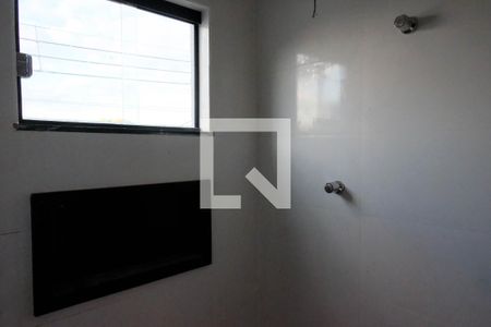 Casa à venda com 78m², 2 quartos e 1 vaga Casa à venda com 78m², 2 quartos e 1 vagaBanheiro