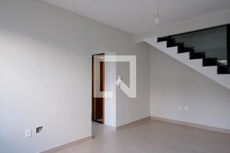 Sala de casa à venda com 2 quartos, 78m² em Ipiranga, Belo Horizonte