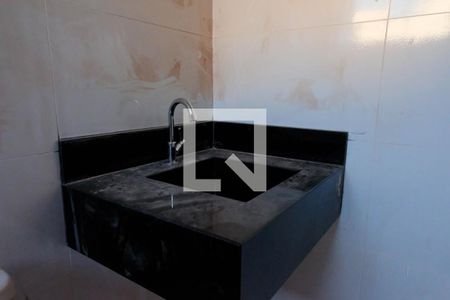 Casa à venda com 78m², 2 quartos e 1 vaga Casa à venda com 78m², 2 quartos e 1 vagaBanheiro