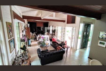 Casa à venda com 4 quartos, 330m² em Arvoredo, Nova Lima