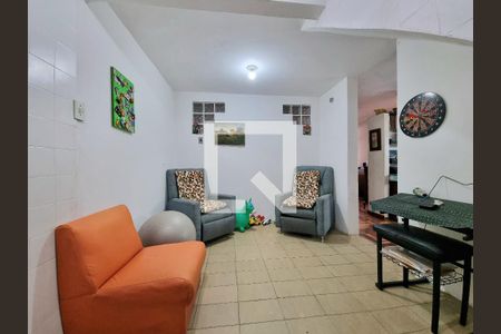 Casa à venda com 4 quartos, 231m² em Alípio de Melo, Belo Horizonte