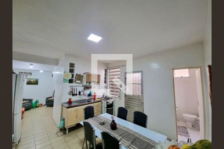 Casa à venda com 4 quartos, 231m² em Alípio de Melo, Belo Horizonte