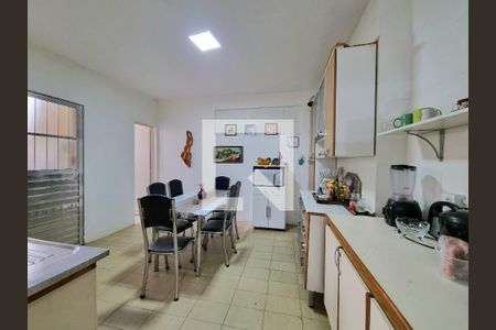Casa à venda com 4 quartos, 231m² em Alípio de Melo, Belo Horizonte