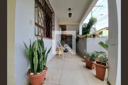 Casa à venda com 4 quartos, 231m² em Alípio de Melo, Belo Horizonte