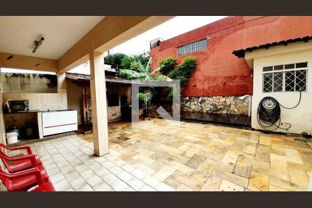 Casa à venda com 282m², 4 quartos e 5 vagas