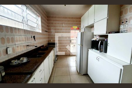 Casa à venda com 282m², 4 quartos e 5 vagas