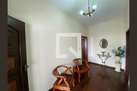 Casa à venda com 374m², 4 quartos e 7 vagas