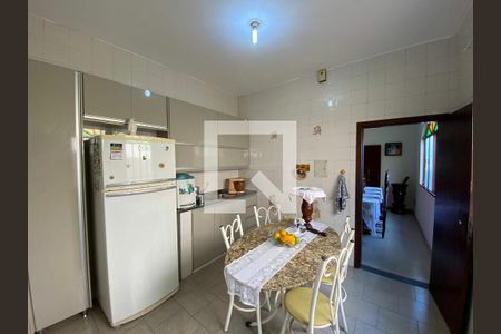 Casa à venda com 374m², 4 quartos e 7 vagas