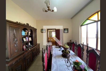 Casa à venda com 374m², 4 quartos e 7 vagas