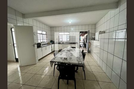 Casa à venda com 160m², 4 quartos e 4 vagas