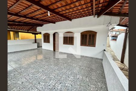 Casa à venda com 160m², 4 quartos e 4 vagas